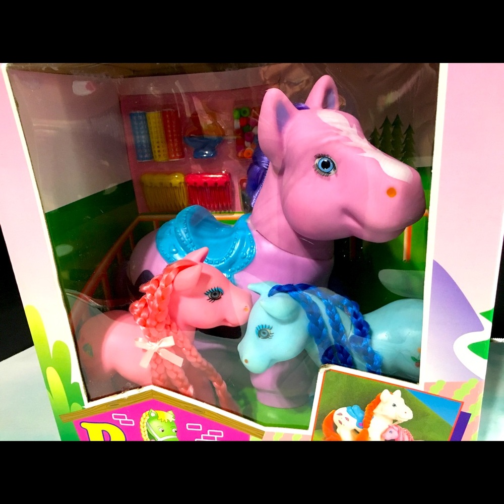 PRETTY PONY FAMILY 90s w/Accessories Giant Size - Picture 2 of 15